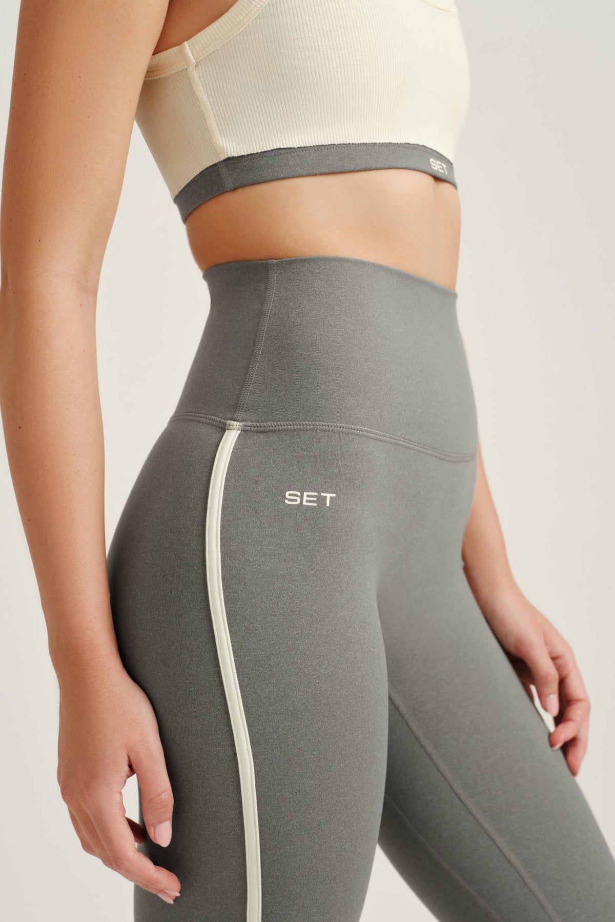SET ACTIVE SPORTBODY® SPORTY STRIPE LEGGINGS - LO-FI