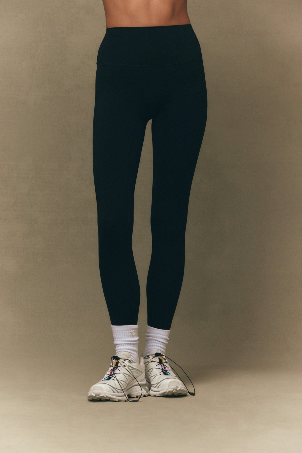 SET ACTIVE SPORTBODY® SPORTY HIGH-RISE LEGGINGS - ONYX
