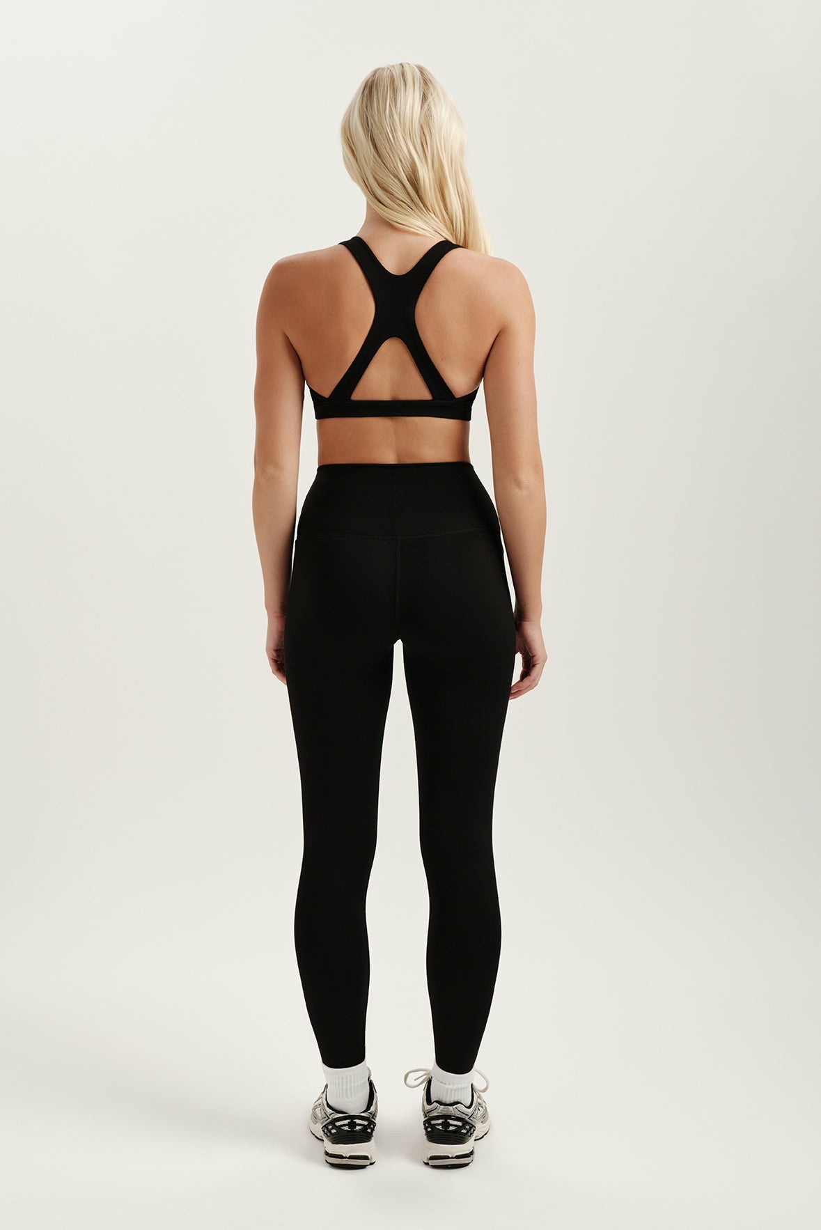 SET ACTIVE SPORTBODY® SPORTY VAULT BRA - ONYX
