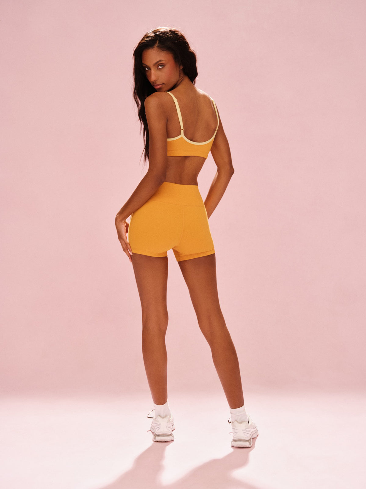 SET ACTIVE FORMCLOUD® CLOUD PIPE SHORTS - ORANGE SODA